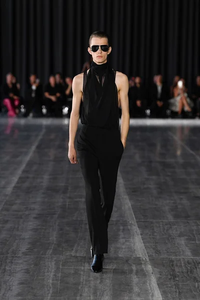 Look 28